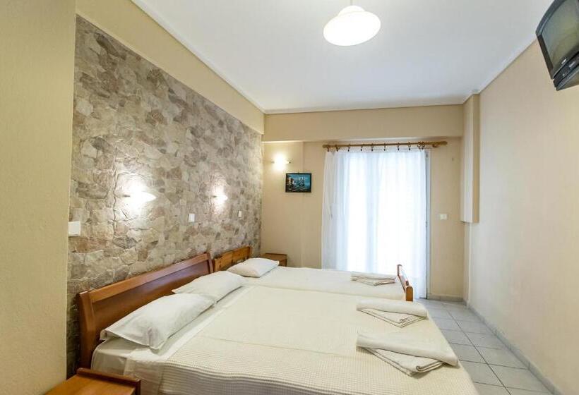 Quarto Triplo Estandar, Halkidiki Greek Pride Themelis Studios