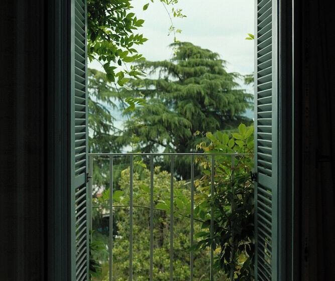 اتاق استاندارد با چشم‌انداز شهر, Rooms Hotel - Batumi