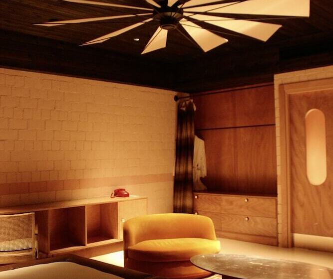 اتاق استاندارد با تخت بزرگ, Rooms Hotel - Batumi