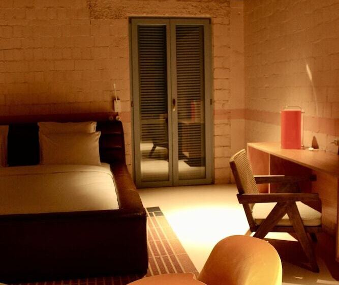 اتاق استاندارد با تخت بزرگ, Rooms Hotel - Batumi