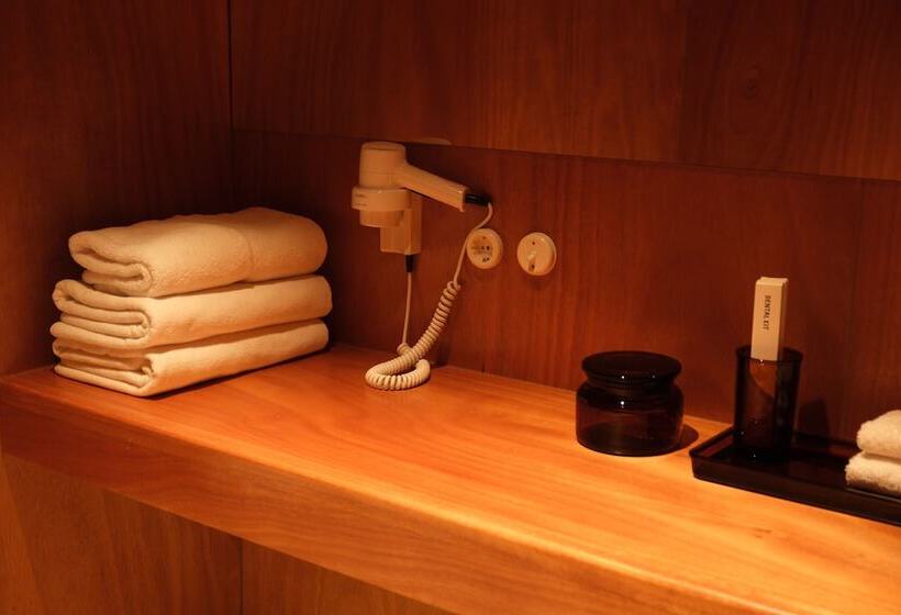 اتاق استاندارد با تخت بزرگ, Rooms Hotel - Batumi