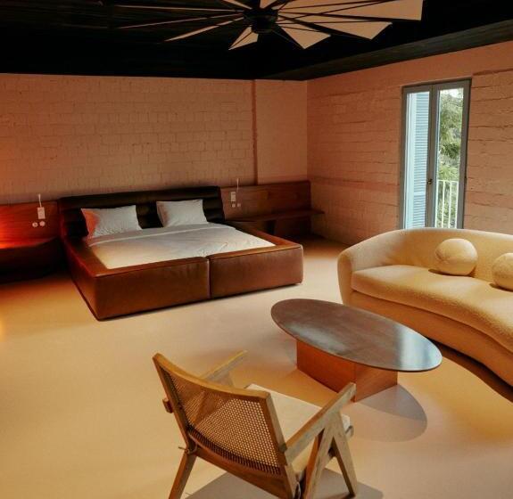 اتاق استاندارد با چشم‌انداز شهر, Rooms Hotel - Batumi