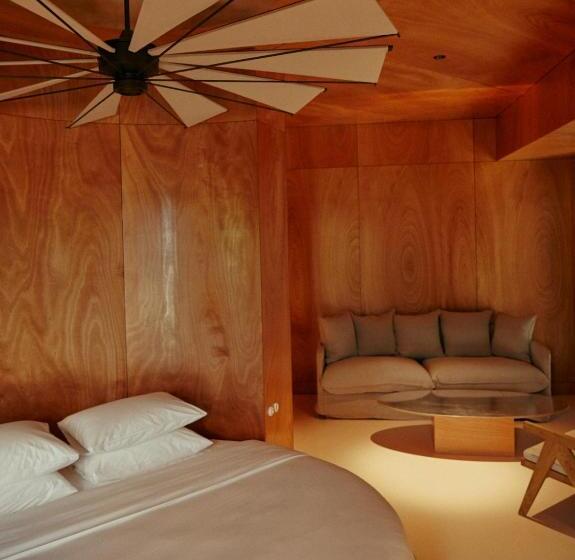 مجموعه ویستا شهر, Rooms Hotel - Batumi