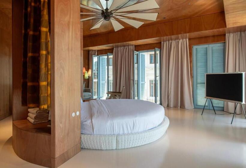 مجموعه ویستا شهر, Rooms Hotel - Batumi