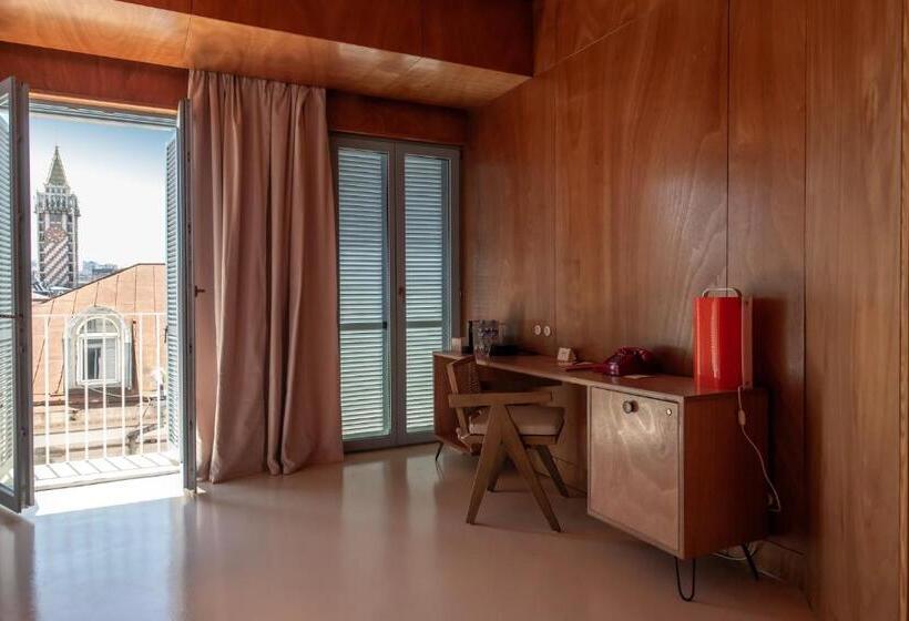 مجموعه ویستا شهر, Rooms Hotel - Batumi