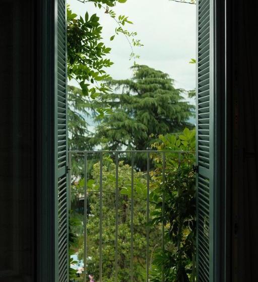 مجموعه ویستا شهر, Rooms Hotel - Batumi