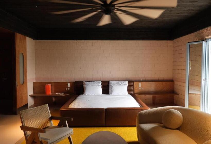 اتاق استاندارد با چشم‌انداز دریا, Rooms Hotel - Batumi
