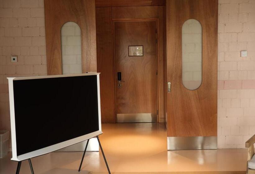 اتاق استاندارد با چشم‌انداز دریا, Rooms Hotel - Batumi