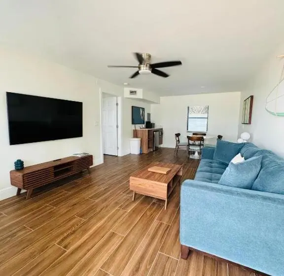 キングサイズベッドのスタンダードルーム, Melbourne Beach Resort & Surf Club