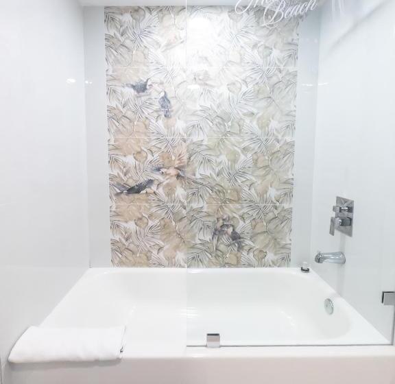 إستديو قياسى مطل على حمام السباحة, Melbourne Beach Resort & Surf Club