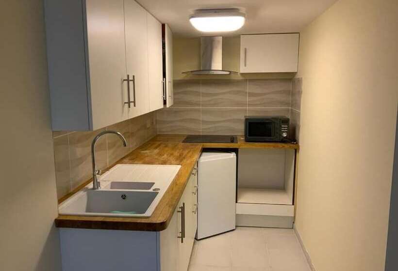 إستديو عائلى, The Carmichael   Hull City Centre