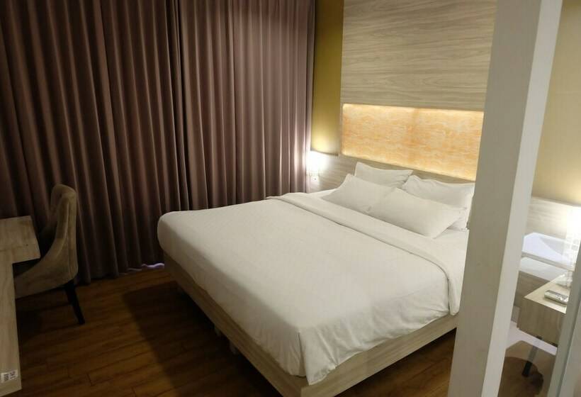 Номер Superior, Akshaya Hotel Karawang