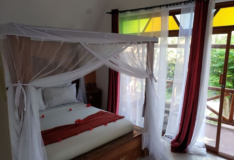 اتاق استاندارد یک تخته با بالکن, Sagando Bungalows