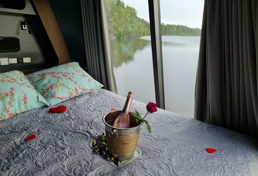 レイクビュースタンダードルーム, Neljän Tuulen Tupa