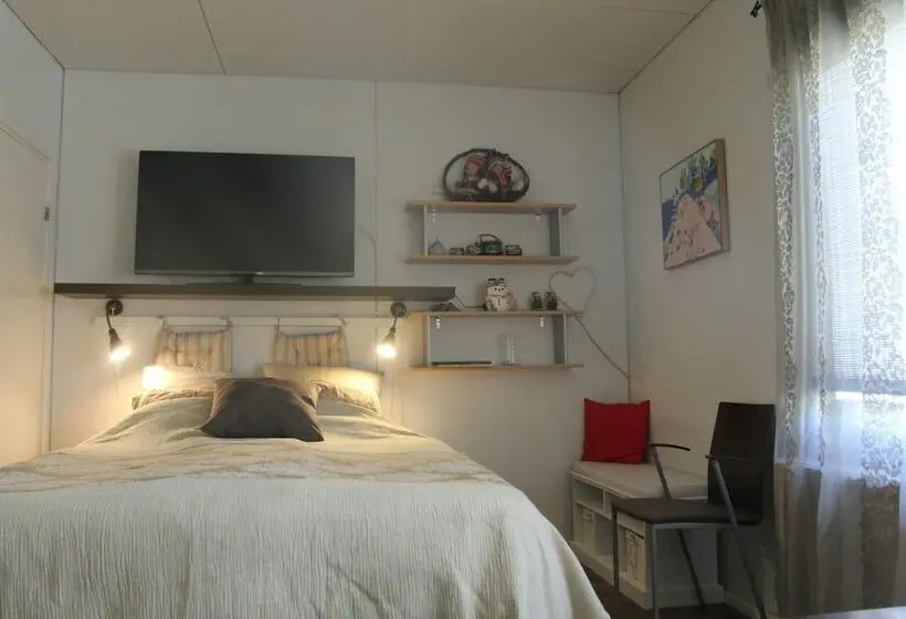 Perhehuone, Wanha Autti Camping Rovaniemi