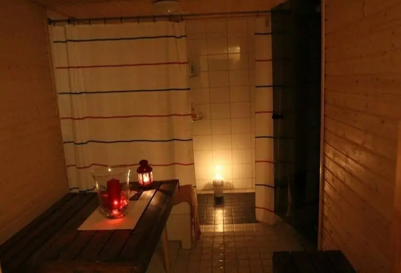 Perhehuone, Wanha Autti Camping Rovaniemi