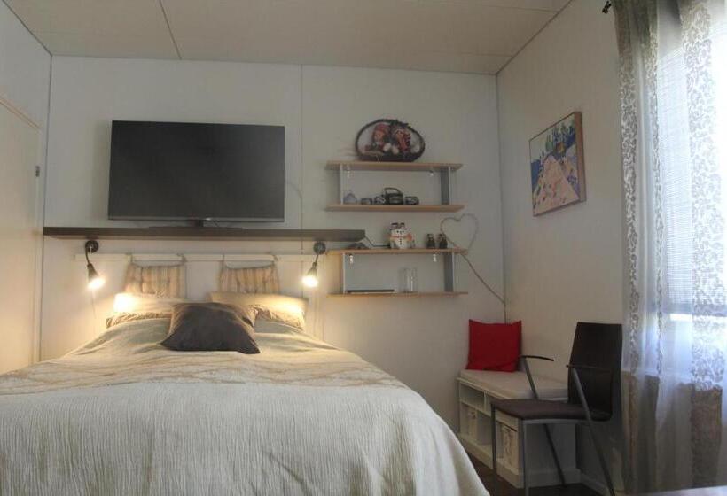 חדר משפחתי, Wanha Autti Camping Rovaniemi