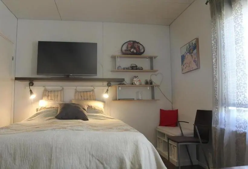 Perhehuone, Wanha Autti Camping Rovaniemi