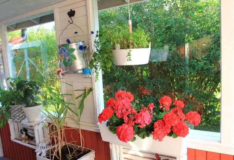 חדר סטנדרט לשלושה עם חדר אמבטיה משוף, Wanha Autti Camping Rovaniemi