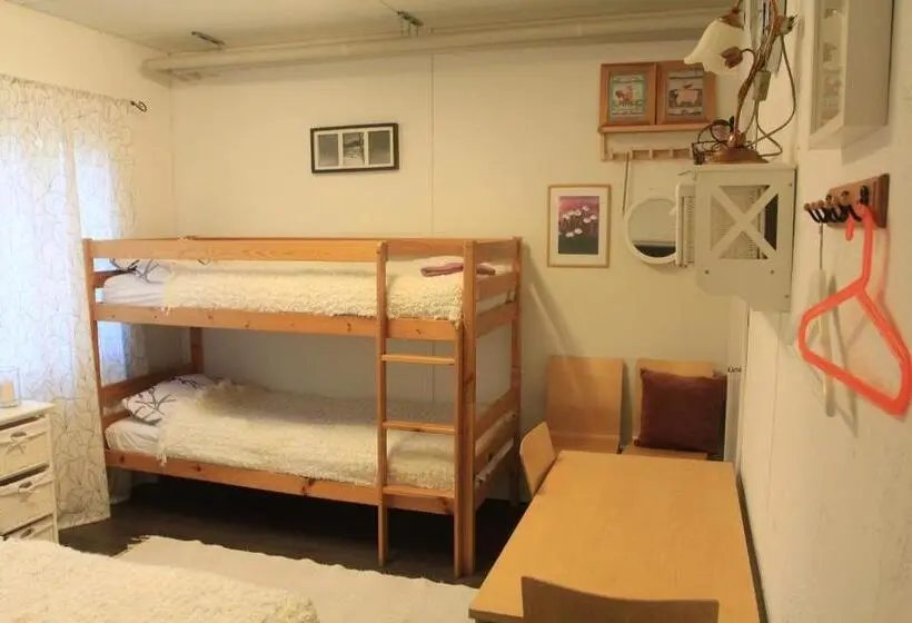 Standard Kolmen Hengen Huone Jaettu kylpyhuone, Wanha Autti Camping Rovaniemi