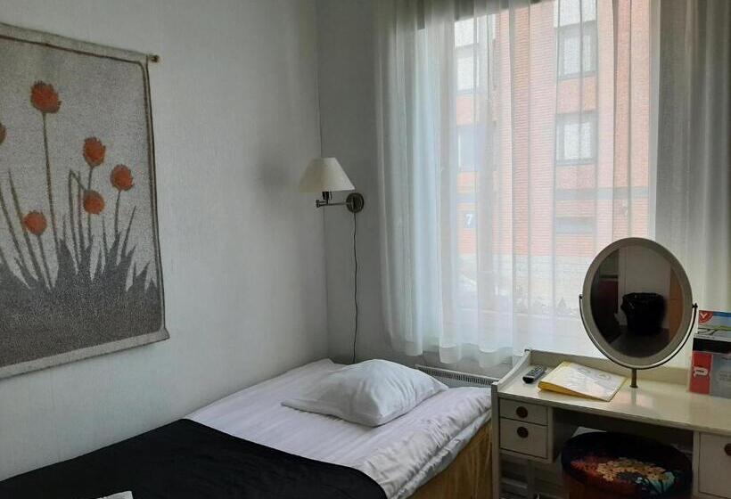 バスルーム共有のシングルスタンダード, Hostel River