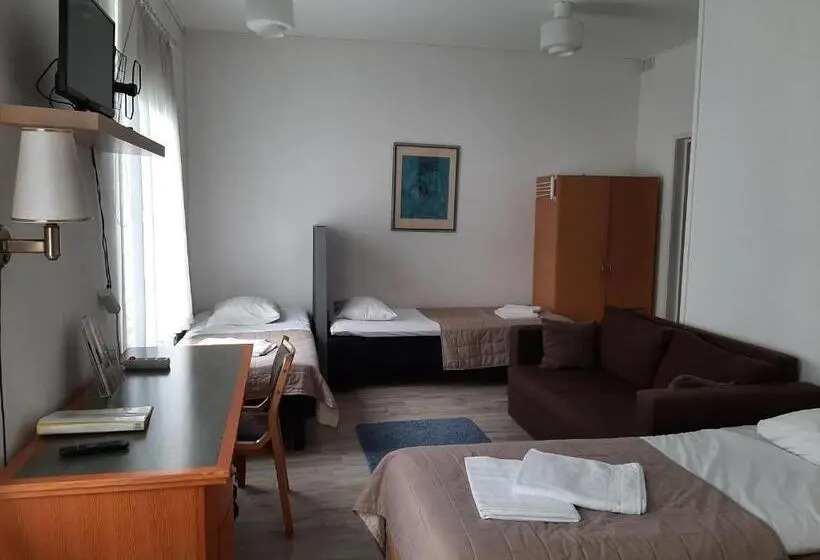 اتاق خانوادگی, Hostel River