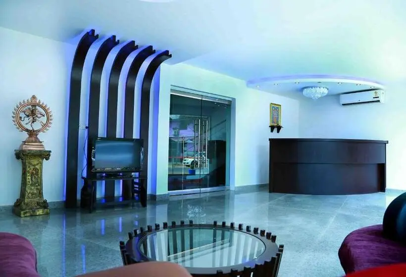 ファミリールーム, Chandana Inn