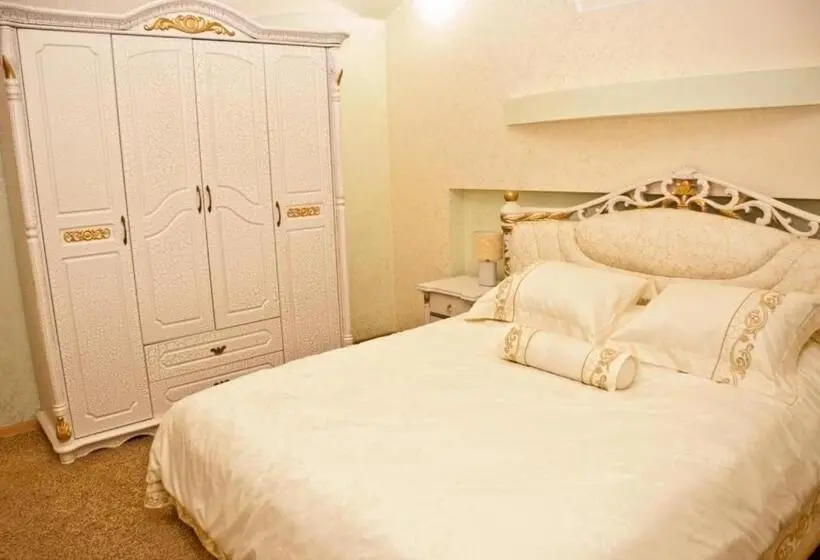 Superior Suite, Coliseum