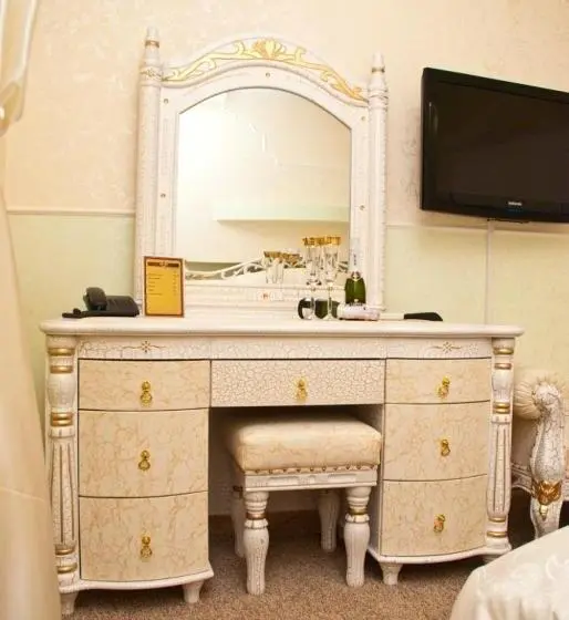 Superior Suite, Coliseum