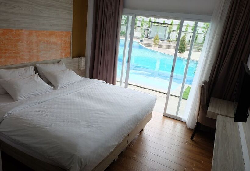Номер Deluxe, Akshaya Hotel Karawang