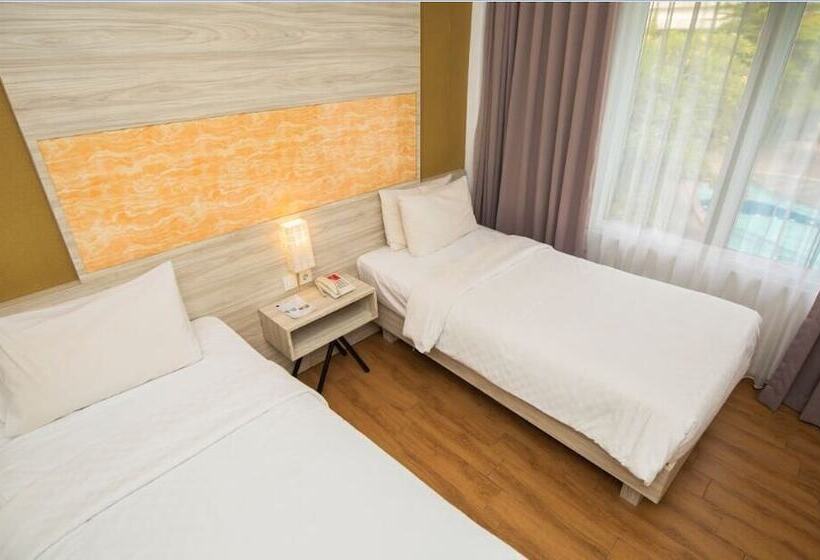 Номер Deluxe, Akshaya Hotel Karawang