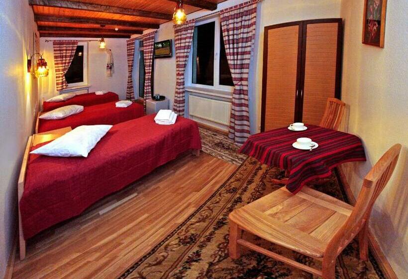 اتاق استاندارد سه نفره, Guest House U Sester