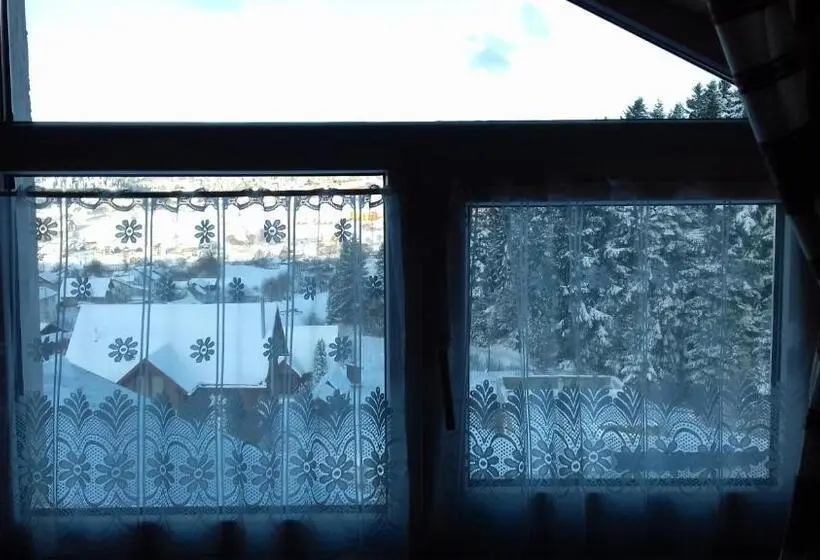 Ullakkohuone, Guest House U Sester