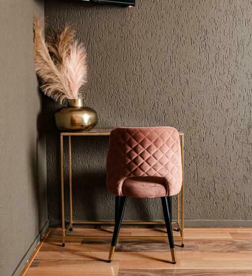 اتاق استاندارد, La Casa