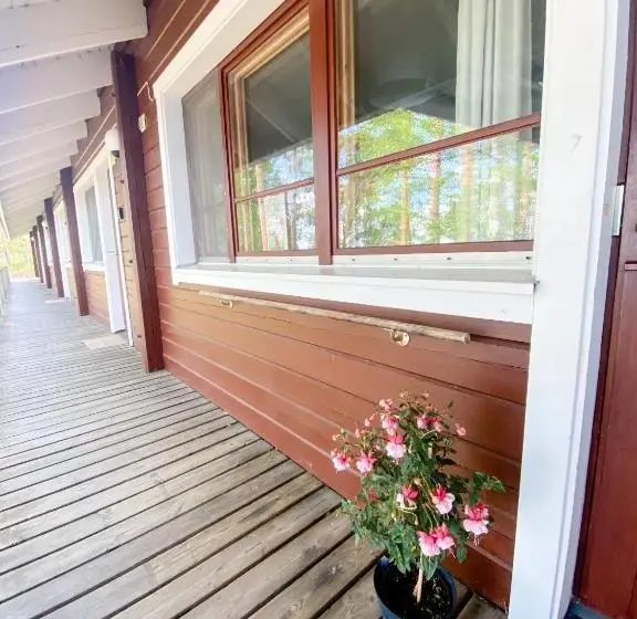 スタンダード４人部屋, Li Hirsiranta