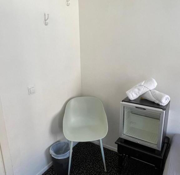 Quarto Economy, Thuis Bij Schell