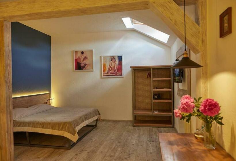 غرفة دور أخير, Zdybanka