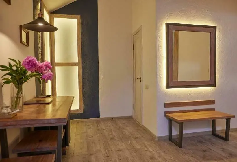 Habitació Àtic, Zdybanka
