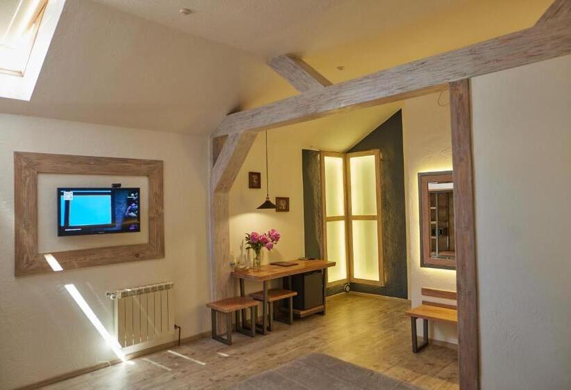 غرفة دور أخير, Zdybanka