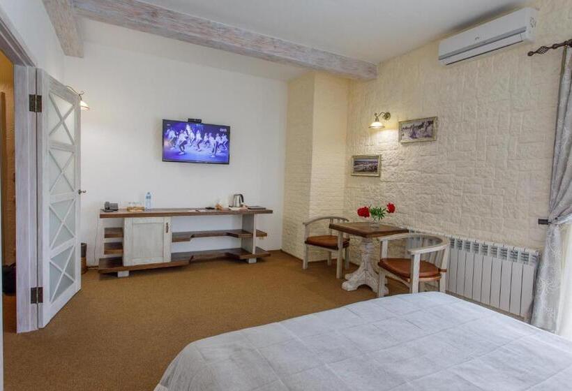 جناح مطل على البحر, Zdybanka