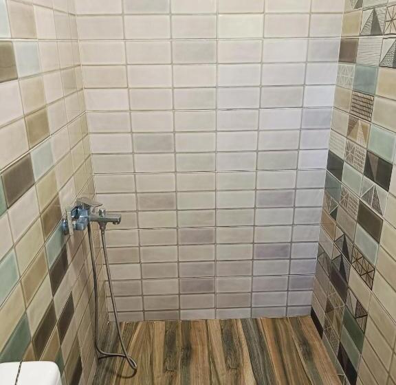 اتاق استاندارد چهار تخته, Dom Bondo