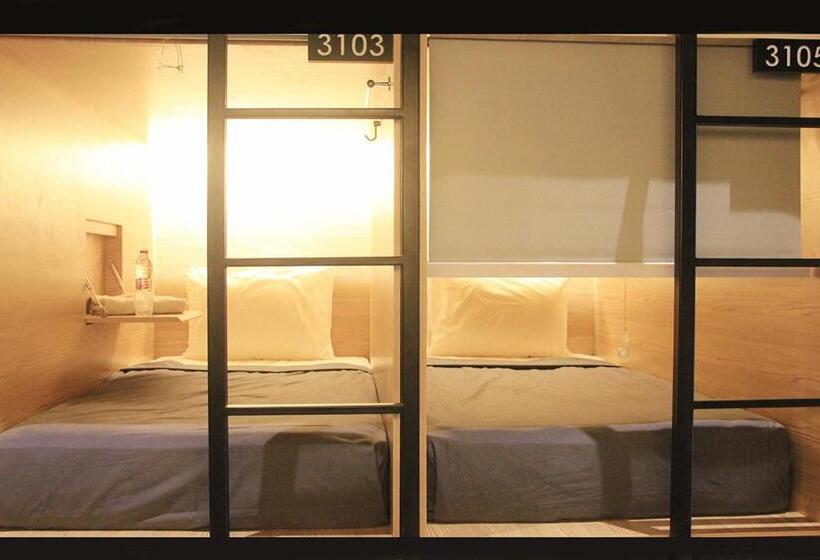 تختخواب در اتاق مشترک, My Studio Hotel Losari Makassar