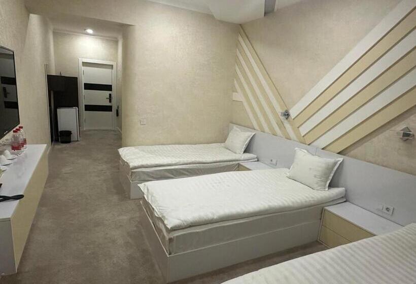 Chambre Triple Standard, Ohu Palace