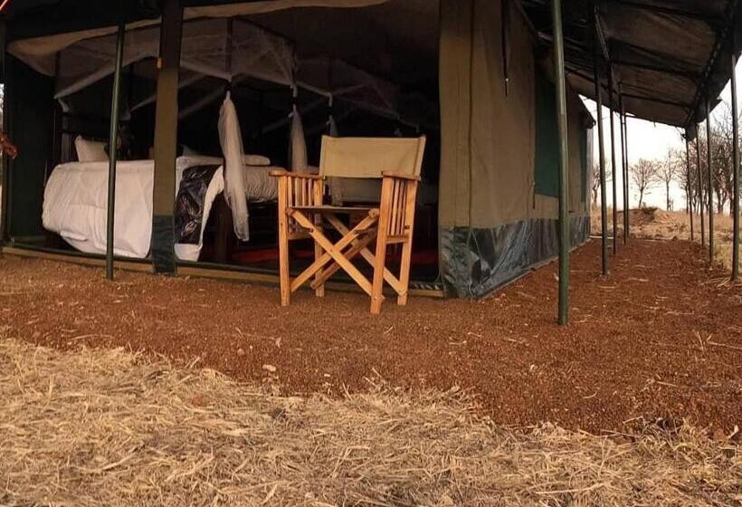 Номер Стандарт с Балконом, Robin Safari Camp Serengeti