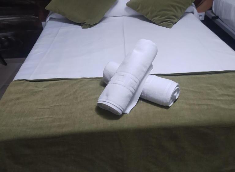 디럭스 룸, Familyhostelpinto