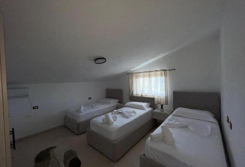 اتاق استاندارد سه نفره, Prela S Rooms