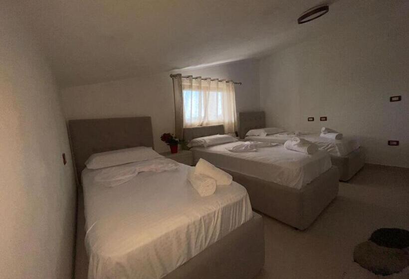 اتاق استاندارد سه نفره, Prela S Rooms