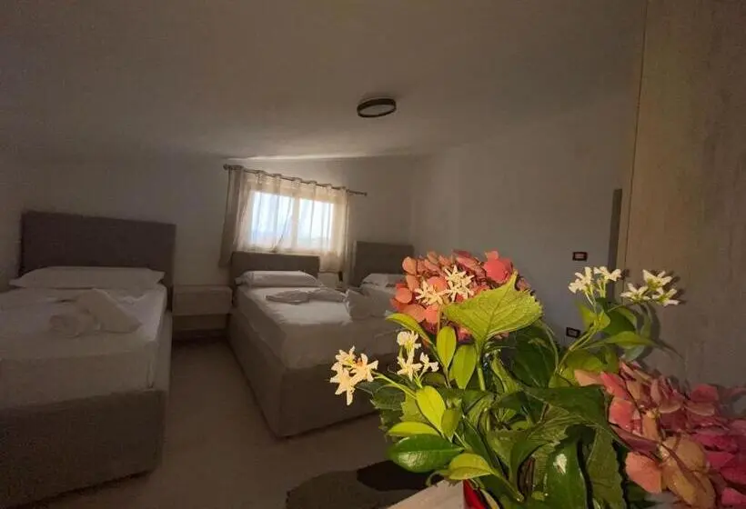 Pokój Standard Trzyosobowy, Prela S Rooms