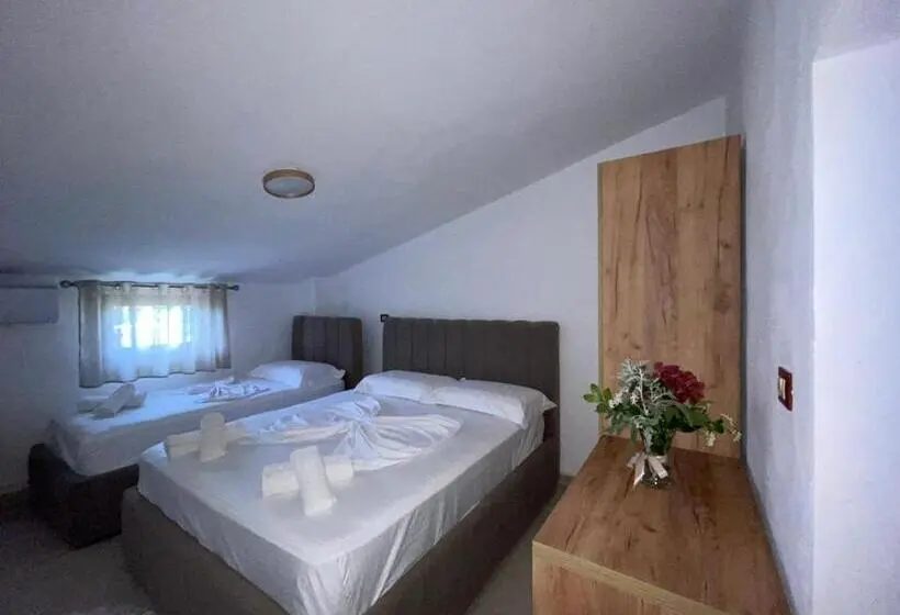 Pokój Basic Trzyosobowy, Prela S Rooms