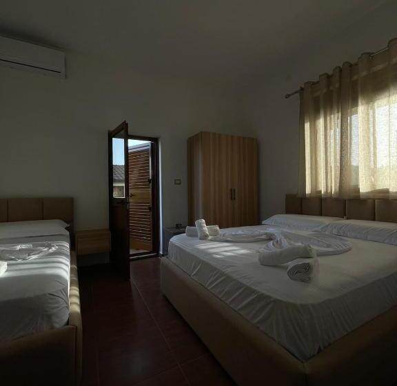 اتاق خانوادگی, Prela S Rooms